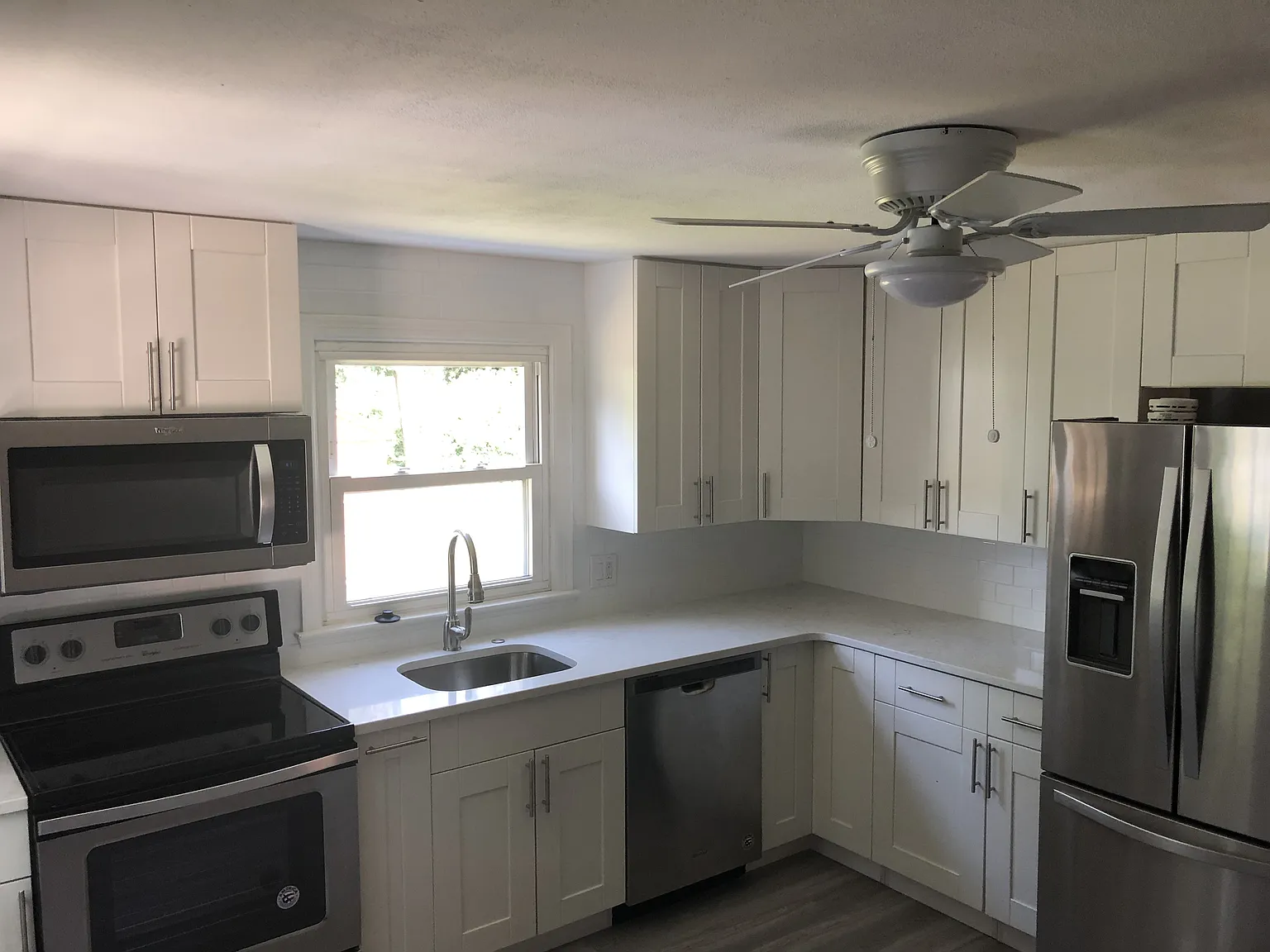 4 bed, 1387 sqft, $3,800 — Photo 2