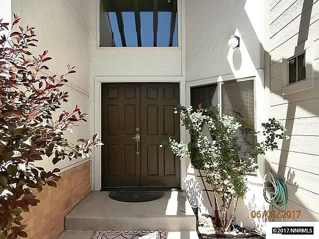 305 Lorraine Ct photo 1