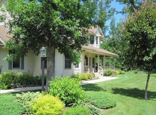 628 Woodland Cir, Waupaca, WI 54981