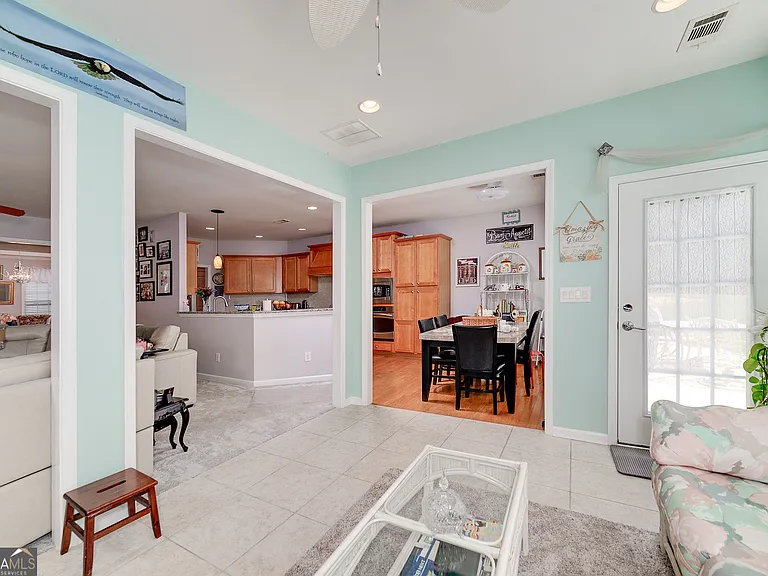 230 Begonia Ct — Photo 11