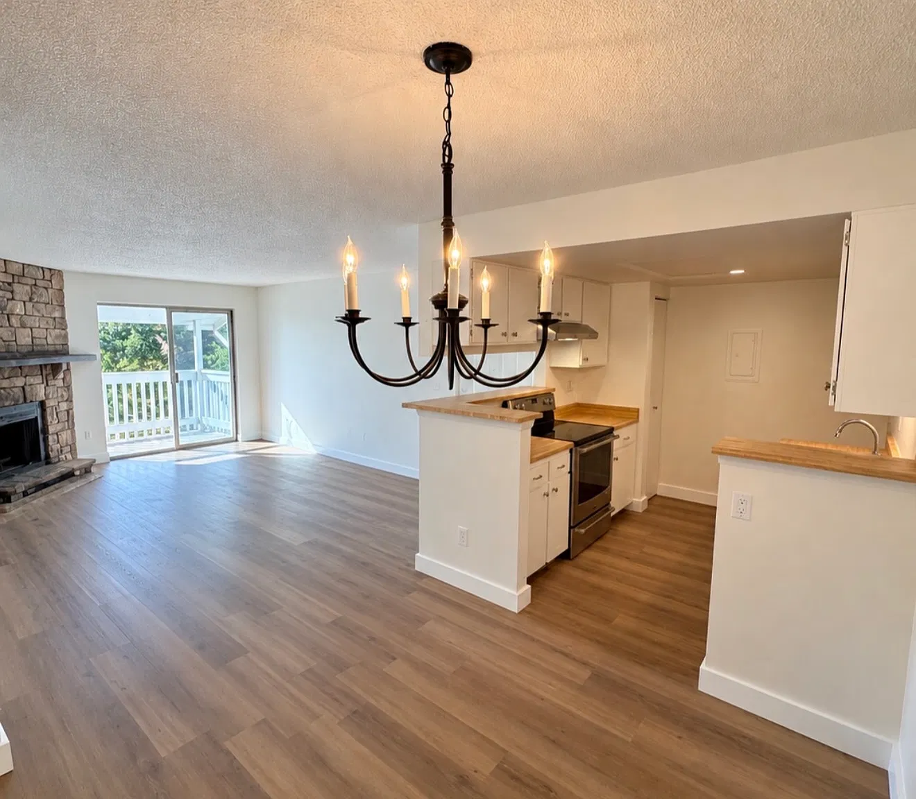 2 bed, 945 sqft, $1,795 — Photo 4