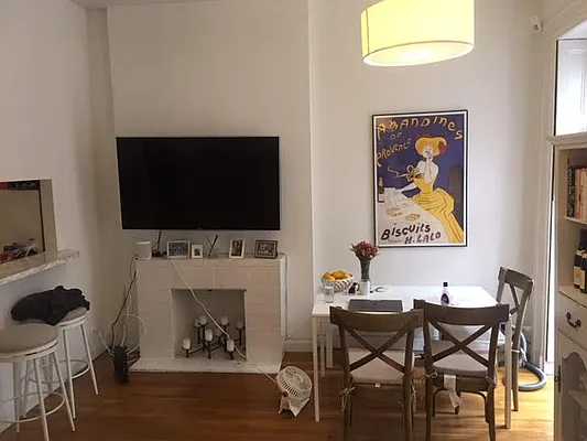Rented by Weinstein Realty Group | media 8