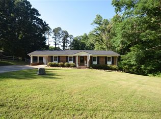 1703 Springhill Dr, Burlington, NC 27217