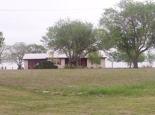 75 Roots Rd, Martindale, TX 78655
