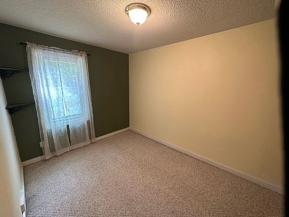 4th image of 19050 Cherry Ave