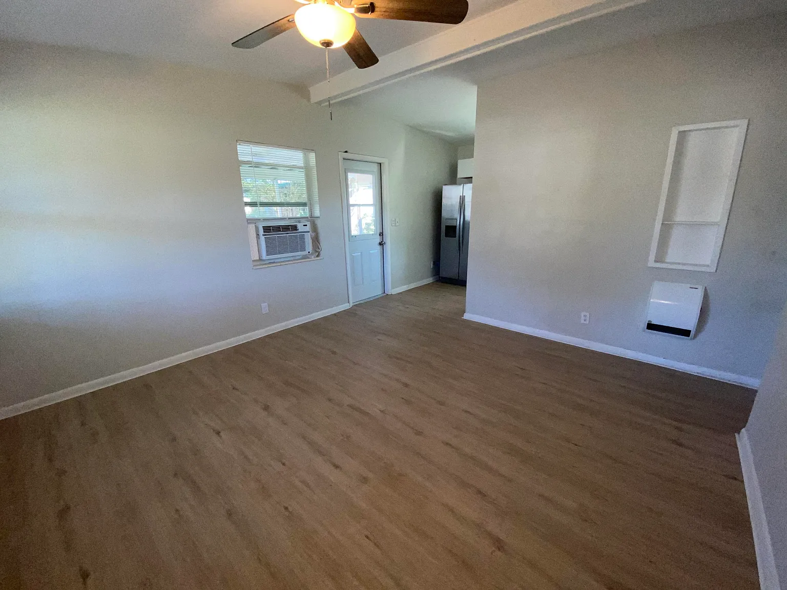 2 bed, 1.0 bath, 859 sqft, $1,995 — Photo 4