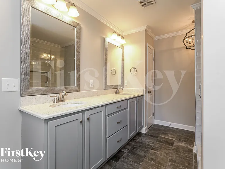 2992 Cameron Village Ct — Photo 9