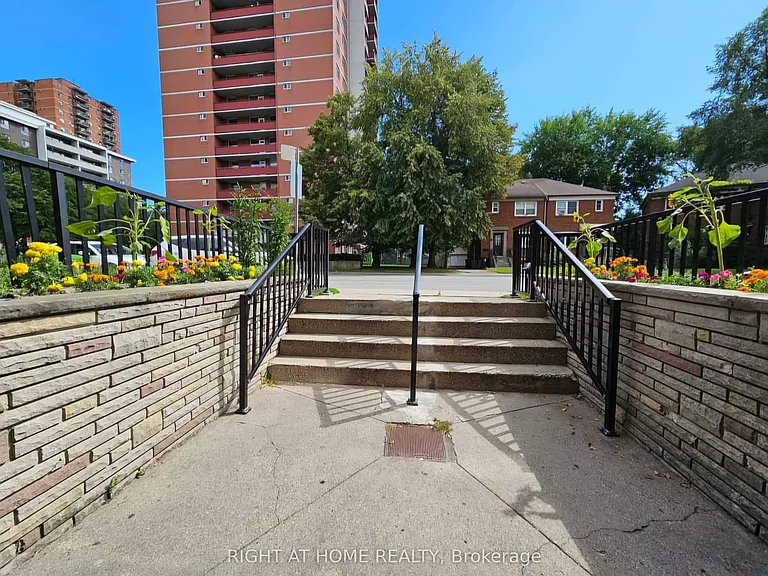 20 Cosburn Ave #207 — Photo 5