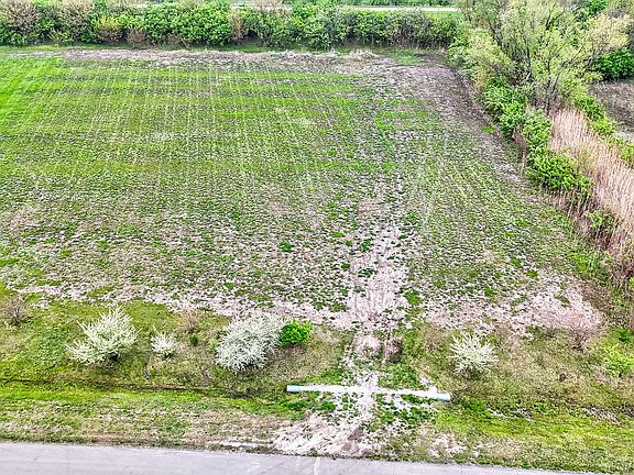 4th image of 3012 E 1489th Rd