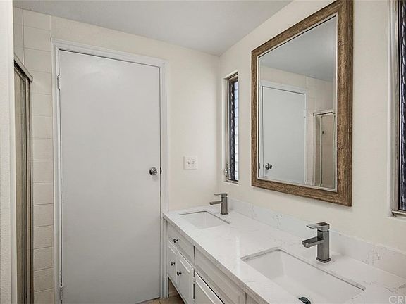 5th image of 12424 Gain St