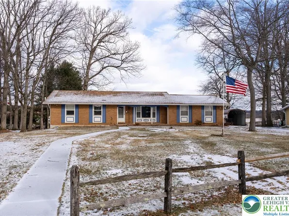 2486 Evanwood Rd, Bath, PA 18014