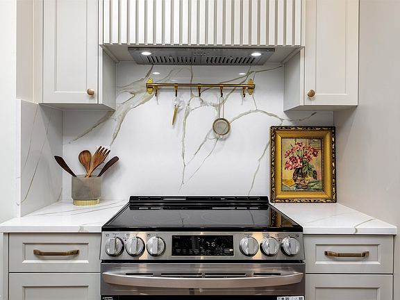 5th image of 60 53a St