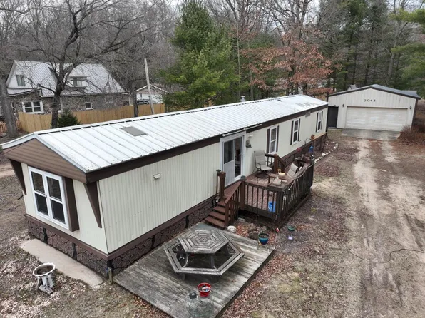 2045 W Park Ln, White Cloud, MI 49349