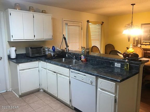 5th image of 3329 Valley Oaks Dr