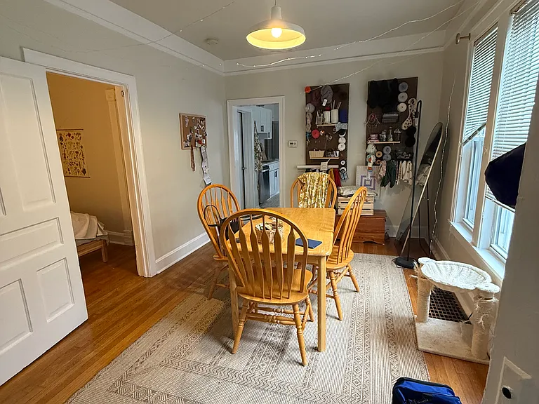 1632 N Claremont Ave #1 — Photo 4