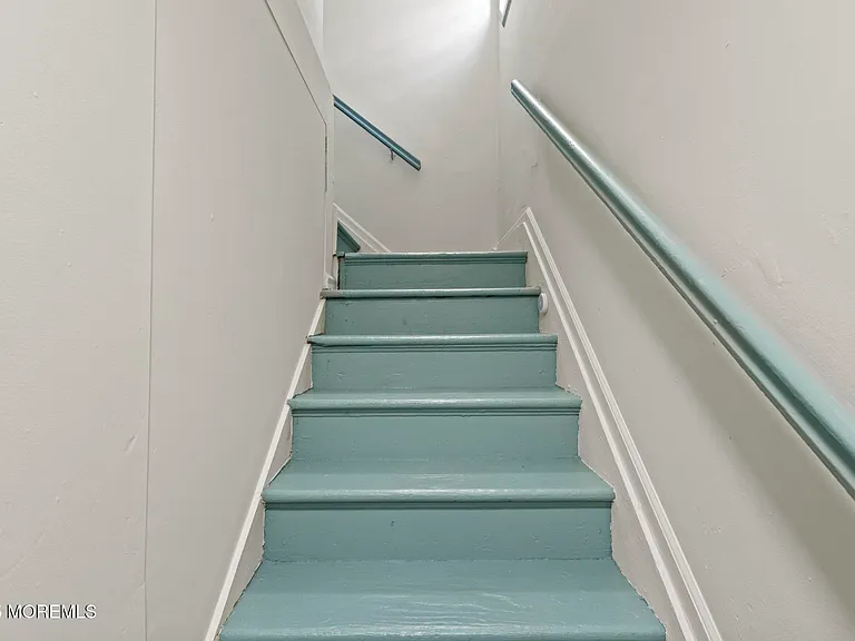 1105 NE Emory St #2 — Photo 3