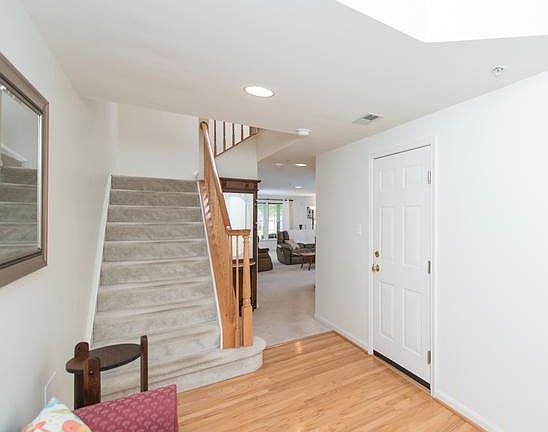 3rd image of 1570 Hallwood Ct