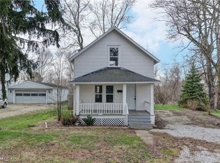 994 Perry Ave, Barberton, OH 44203