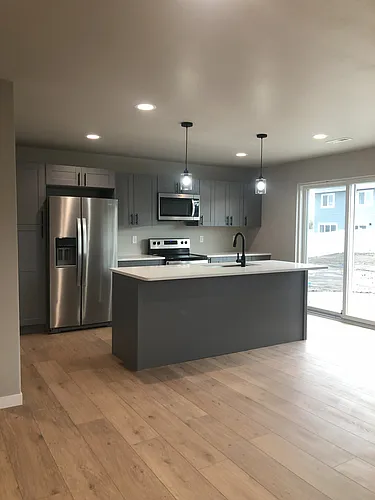 528 Oxford Ave Photo 1