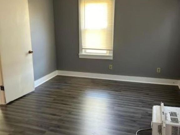 5th image of 2218 N Northcrest Dr