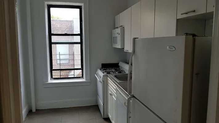 Rented by Realty Queens LLC | media 1