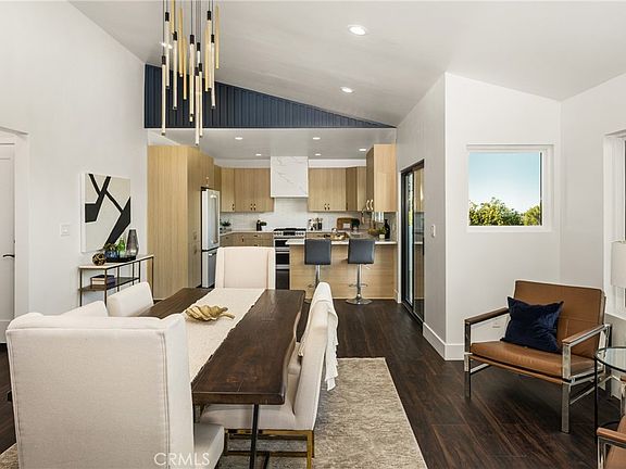 2nd image of 5 Yellow Brick Rd