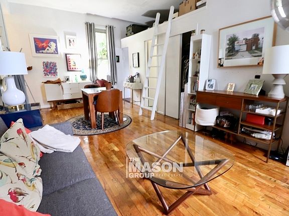 3rd image of 470 W 23rd St #510