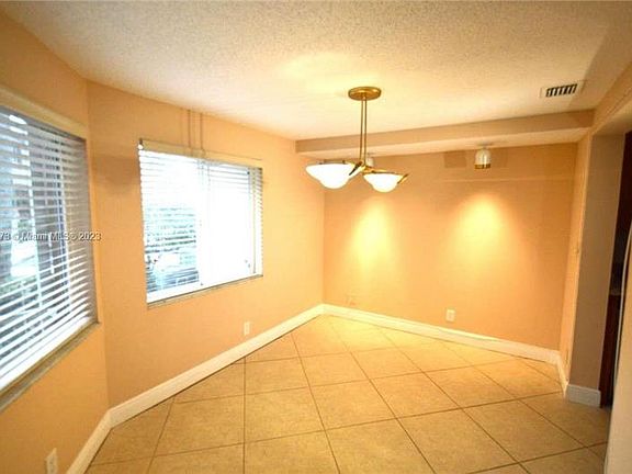 4th image of 7892 NW 7th Ct #7892
