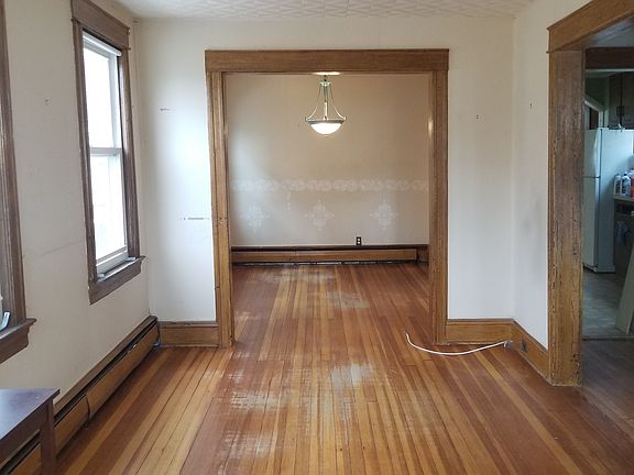 4th image of 120 Bedford Ave