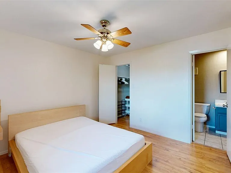 1901 Holleman Dr W #412 — Photo 19