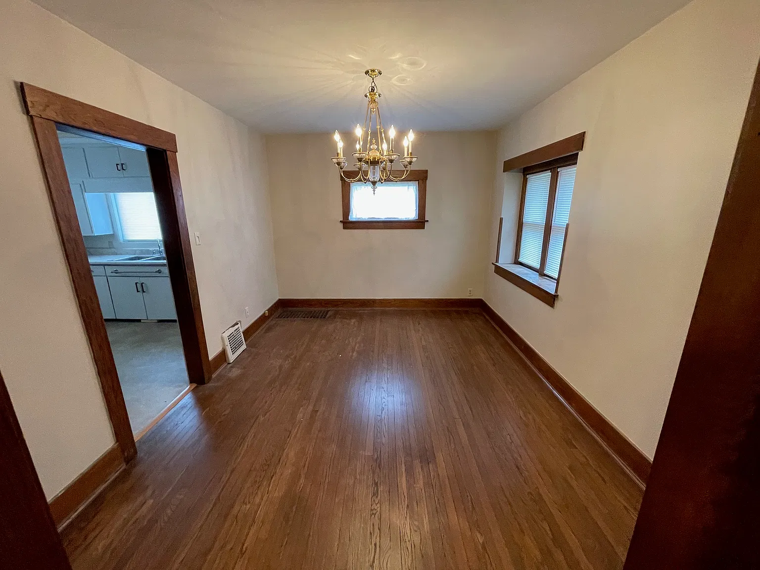 3 bed, 1196 sqft, $1,400 — Photo 4