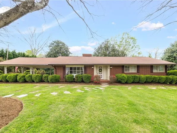 169 Wilbert Dr, Madison, NC 27025