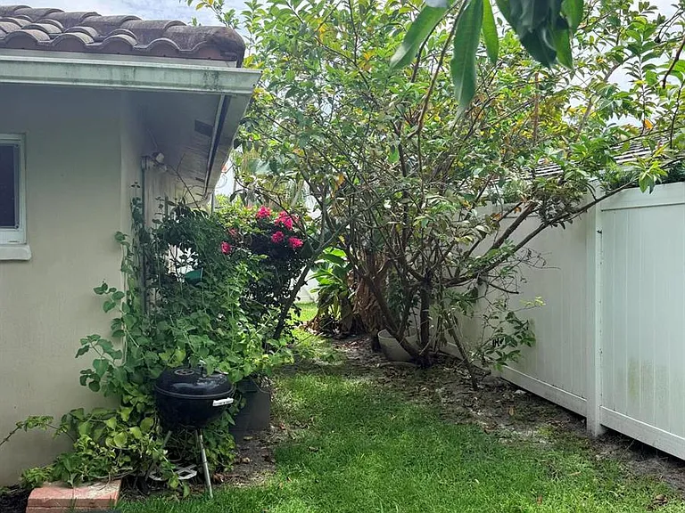 3509 NW 26th Ct — Photo 37