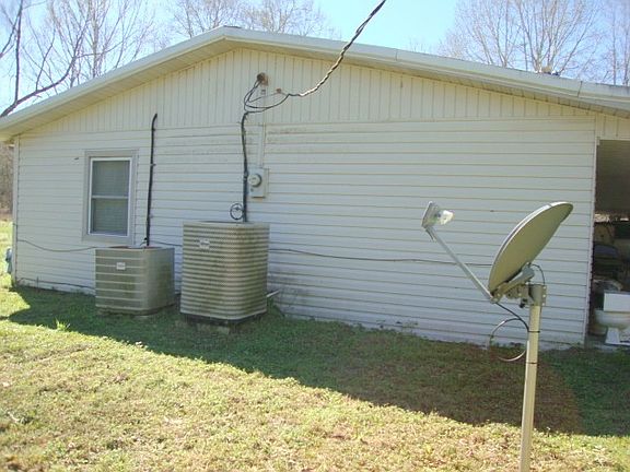 3rd image of 1445 County Road 400