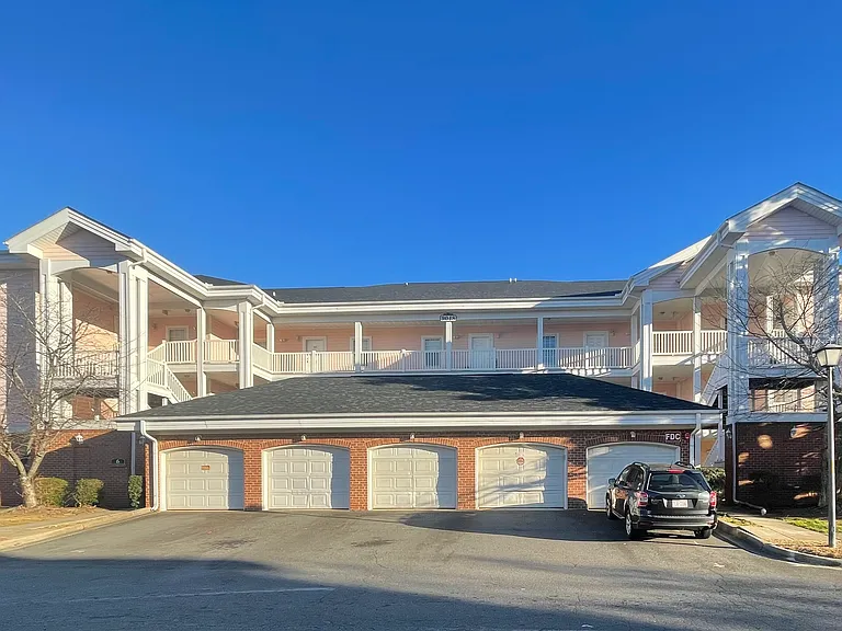 9066 Meadow Vista Rd — Photo 16