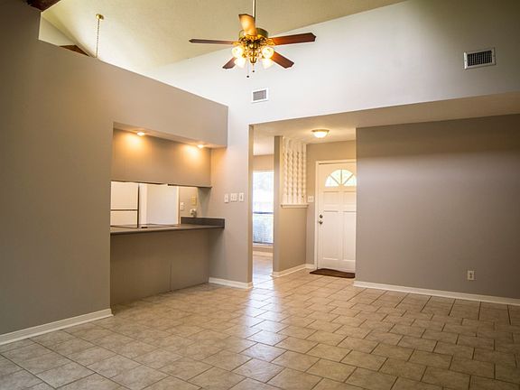 5th image of 3026 Cottage Knoll Dr