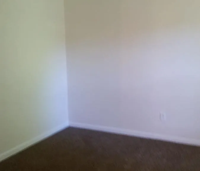 nice size bdrms and closets