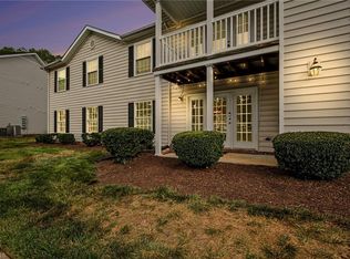 7137 W Friendly Ave APT A, Greensboro, NC 27410