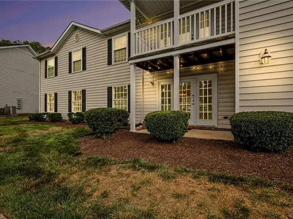 7137 W Friendly Ave APT A, Greensboro, NC 27410