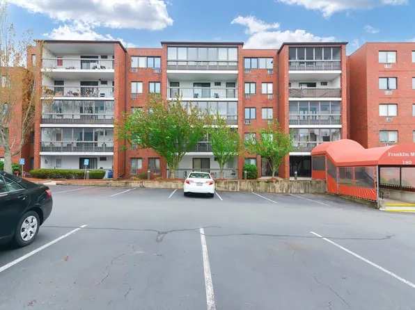 180 Green St APT 411, Melrose, MA 02176