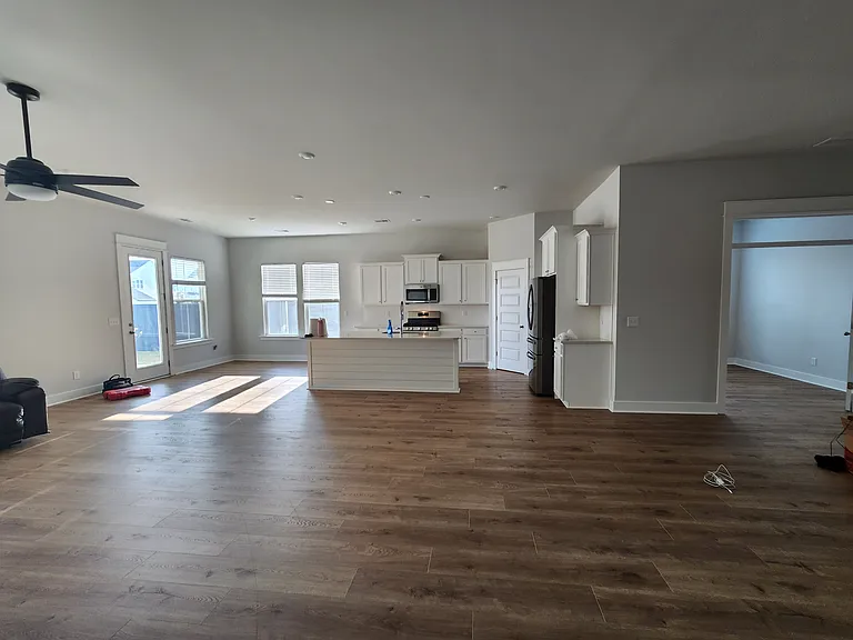 112 Ashworth Dr — Photo 4