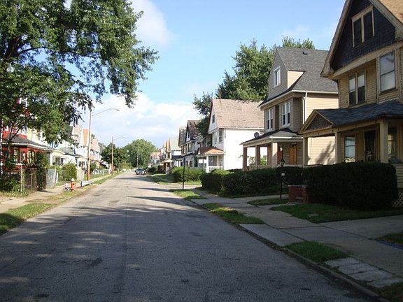 3rd image of 580 E 103rd St