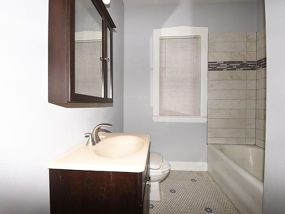 5th image of 1515 N Luna Ave #2