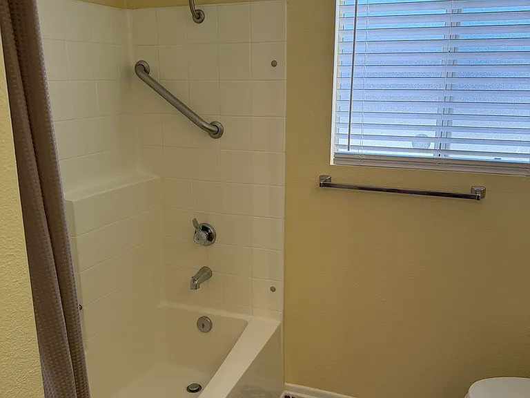 3142 W James St — Photo 17