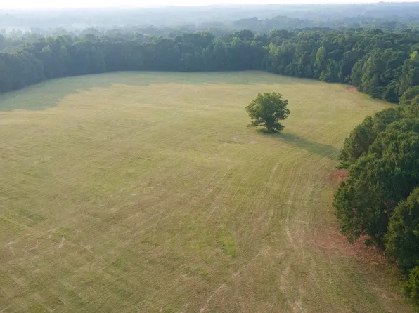2 Iron Bridge Rd, Cowpens, SC 29330