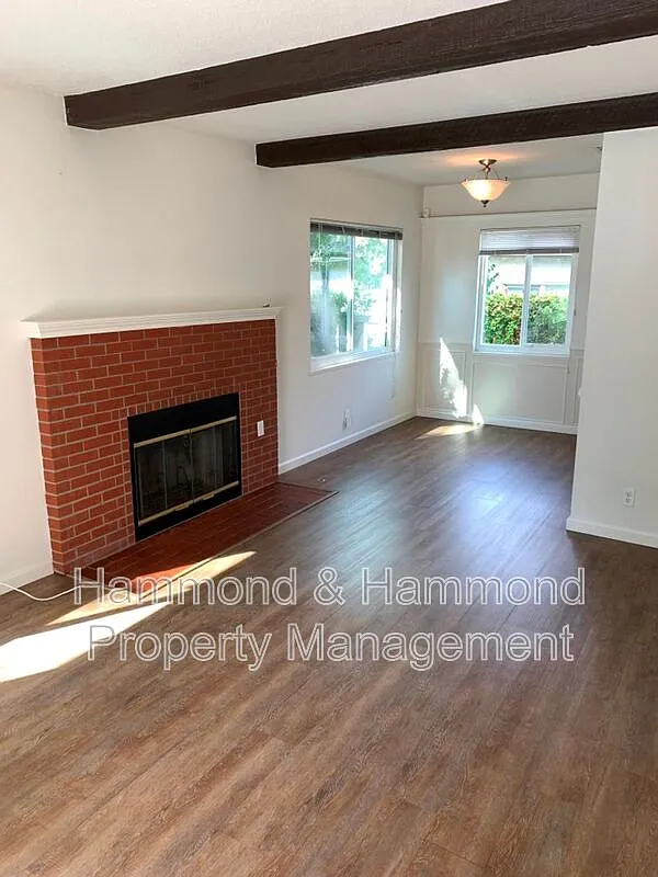 2 bed, 1.0 bath, 1000 sqft, $2,895 — Photo 2