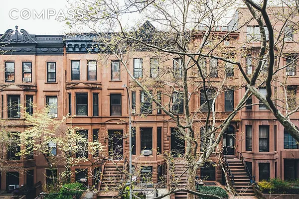 Sold by Compass | media 10