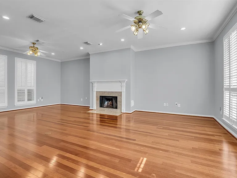1417 W Webster St — Photo 10