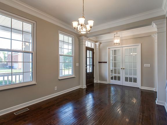 3rd image of 284 Wisteria Dr