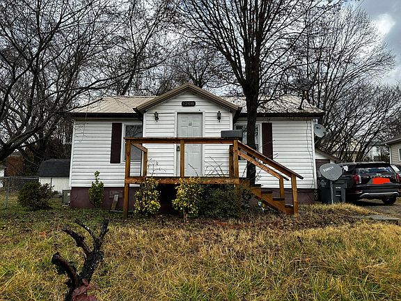 4th image of 1208 E Sullivan Ct
